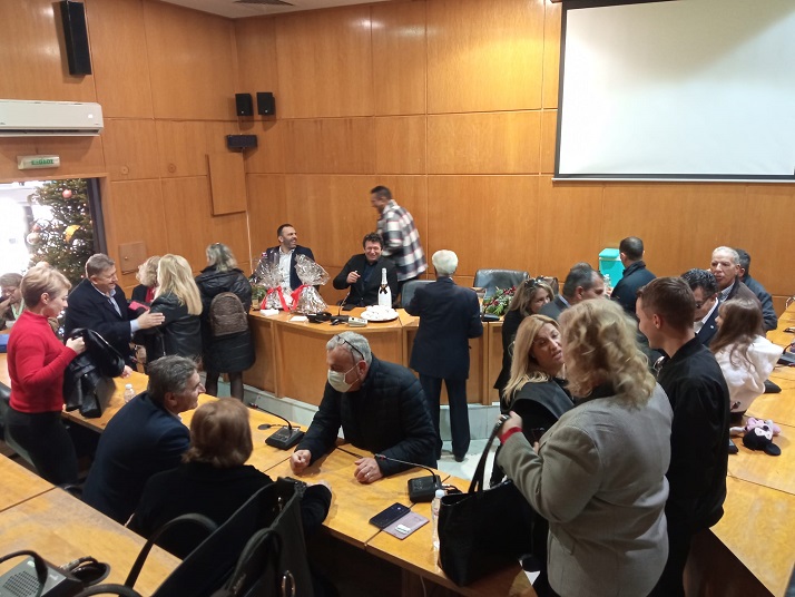 Νέα Ιωνία: Ποδαρικό στο Δημαρχείο έκανε ο Παναγιώτης Μανούρης