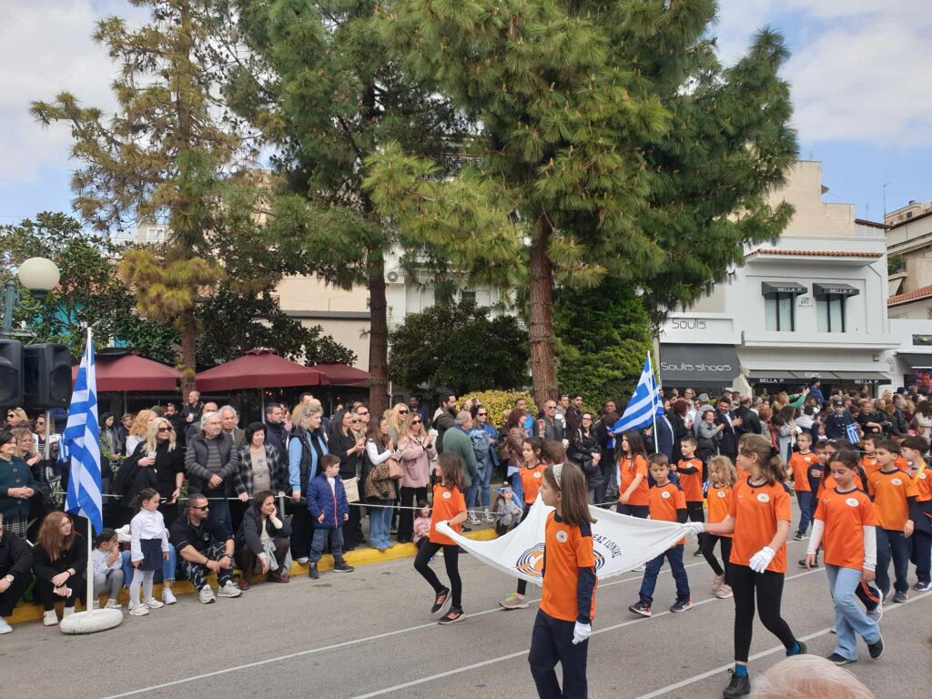 Νέα Ιωνία: Λαμπρή παρέλαση στη λεωφόρο Ηρακλείου για την εθνική επέτειο