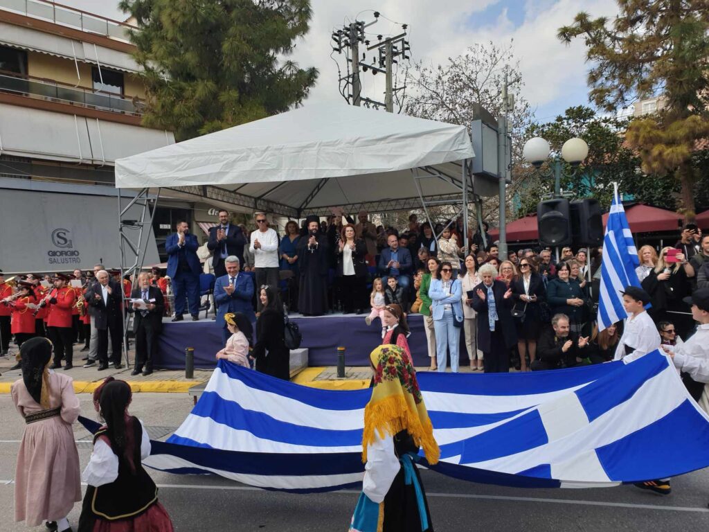 Νέα Ιωνία: Λαμπρή παρέλαση στη λεωφόρο Ηρακλείου για την εθνική επέτειο