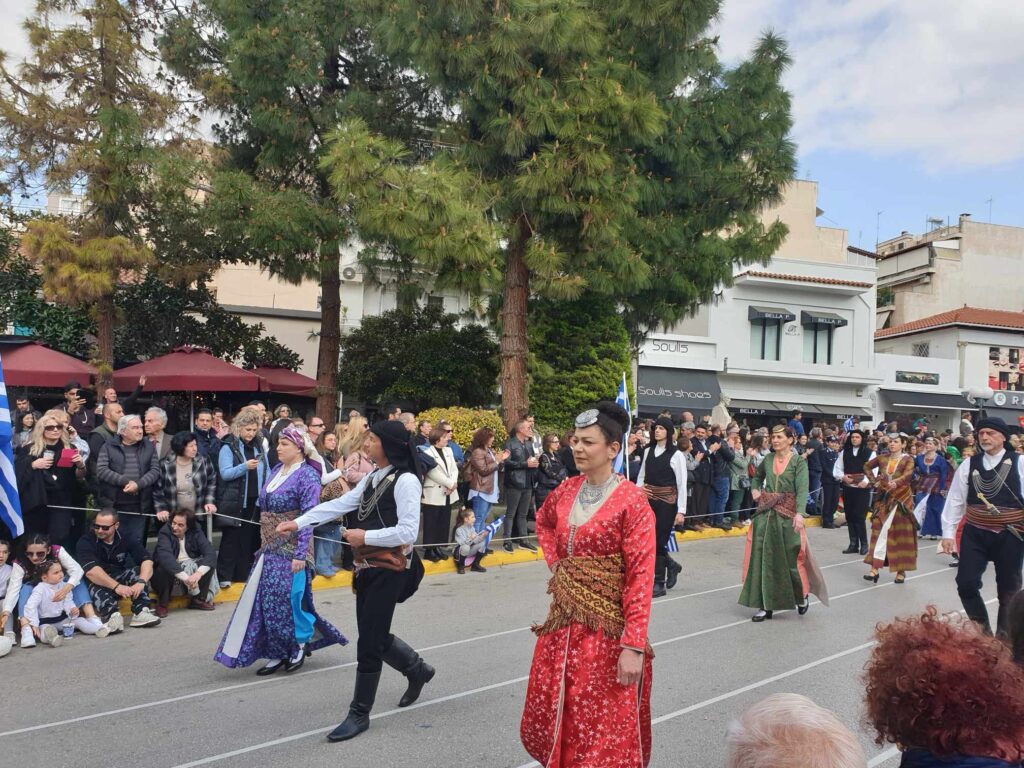 Νέα Ιωνία: Λαμπρή παρέλαση στη λεωφόρο Ηρακλείου για την εθνική επέτειο